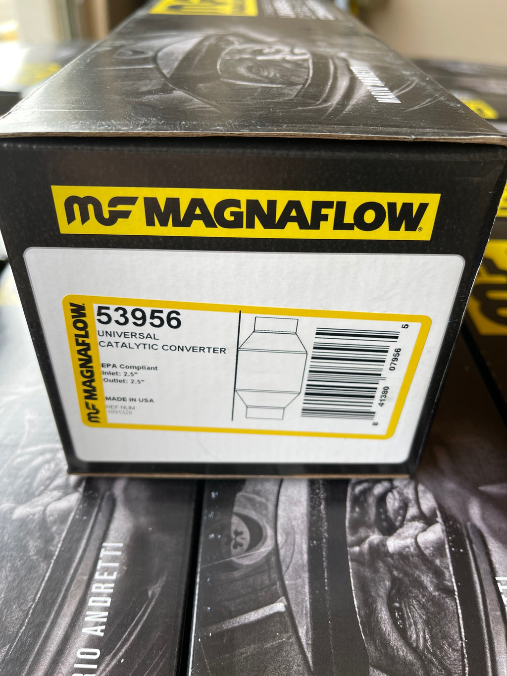 MagnaFlow 53956 - 2.5